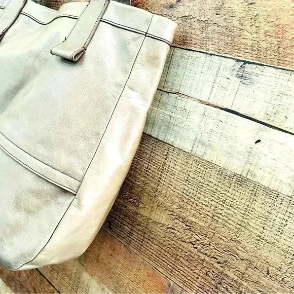NWOT Hobo International Leather Tote